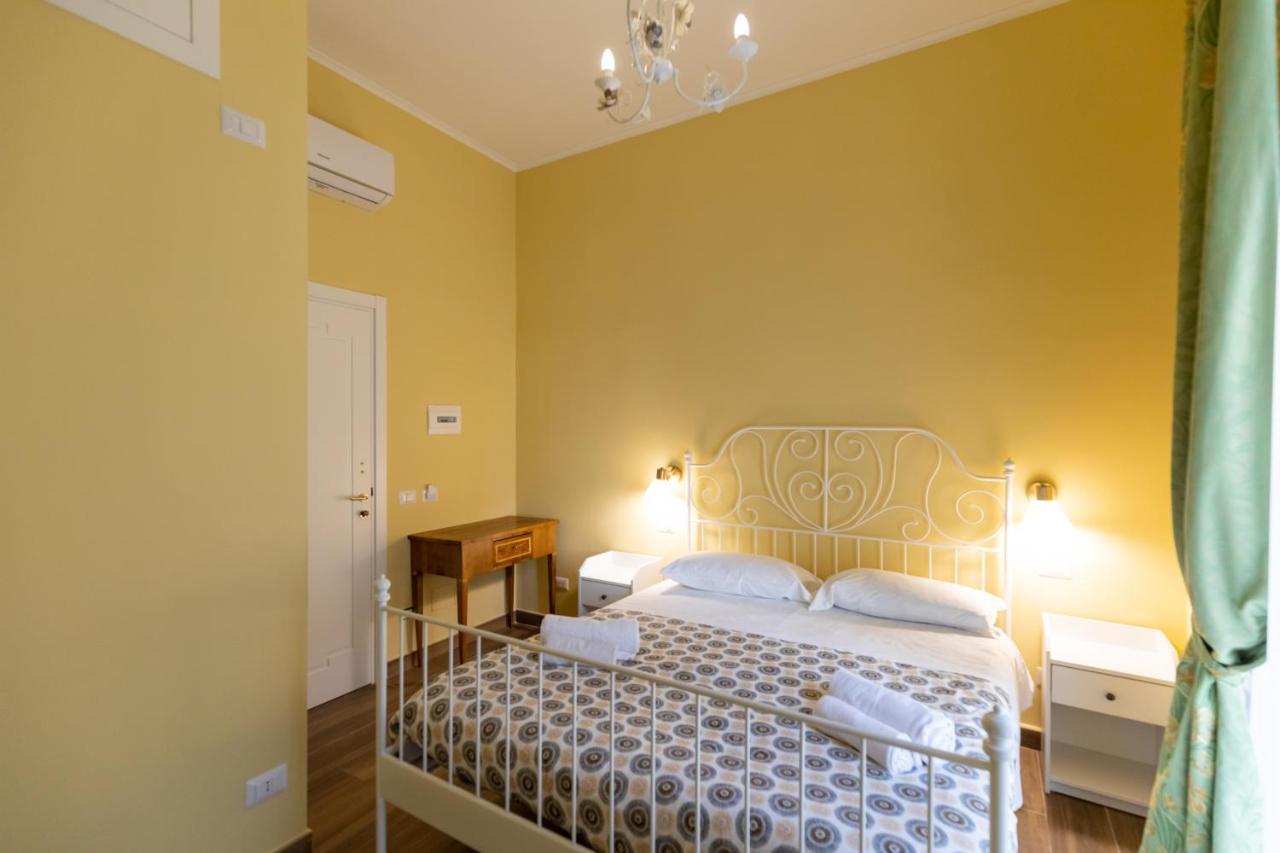 Palazzo Del Principe San Severo 3 Bedrooms & Terrace! Napoli Bagian luar foto