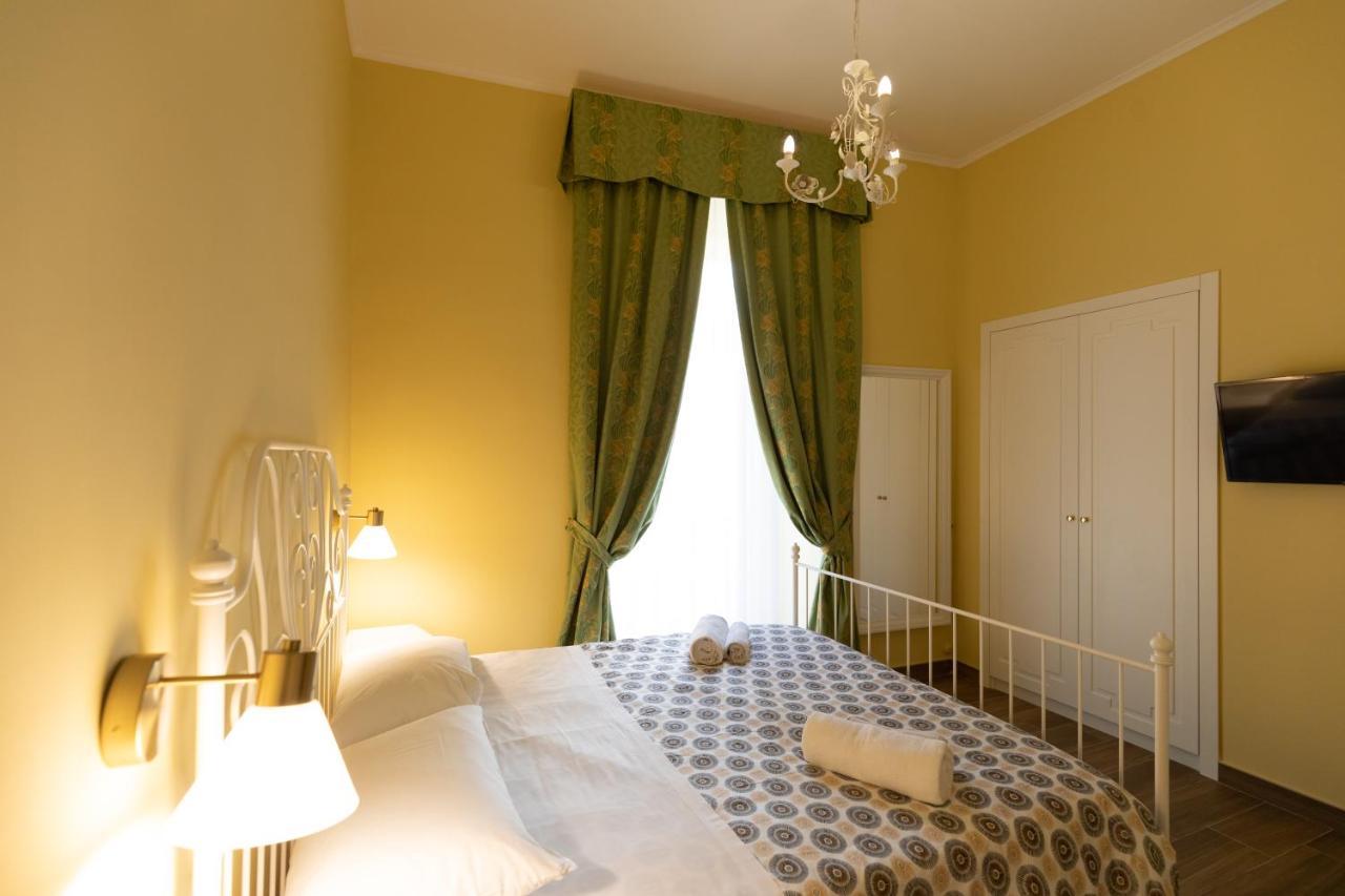 Palazzo Del Principe San Severo 3 Bedrooms & Terrace! Napoli Bagian luar foto