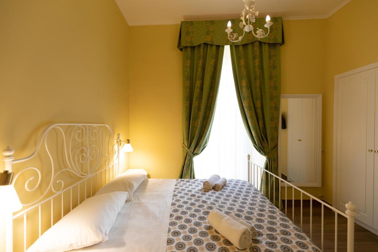 Palazzo Del Principe San Severo 3 Bedrooms & Terrace! Napoli Bagian luar foto